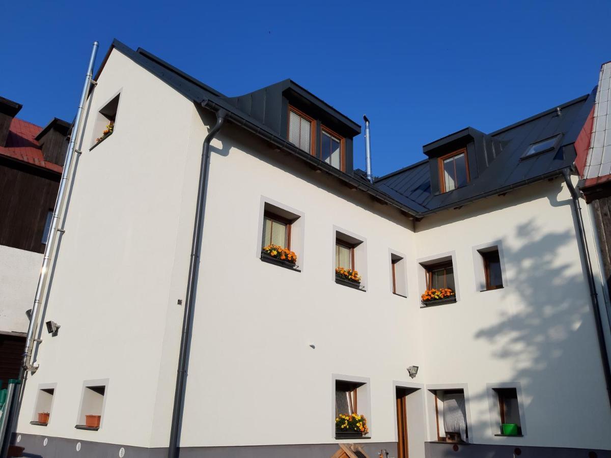 Apartmany Na Namesti Boží Dar Εξωτερικό φωτογραφία
